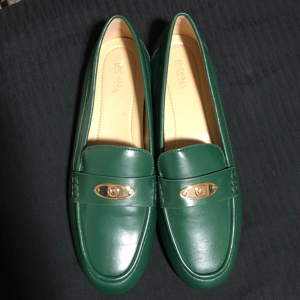 Michael Kors Gold Medallion Moccasin Casual Womens MK Signature, Size 10